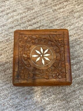 Vintage Hand Carved Made In India Wooden Floral Trinket/Jewelry Box
